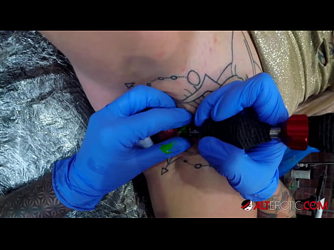 ❤️ Itin tatuiruota karšta Sully Savage gavo tatuiruotę ant savo klitorio ❌ Porno prie lt.courseclass.ru ❌️